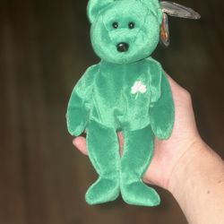 TY Beanie Baby Erin Lucky Shamrock Green Bear