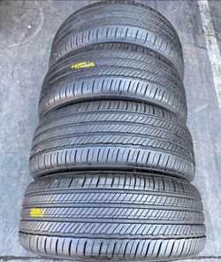 235/55/20 Michelin đđ Vendo un set de llantas con 80% de vida las 4 đđ