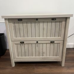 File cabinet 