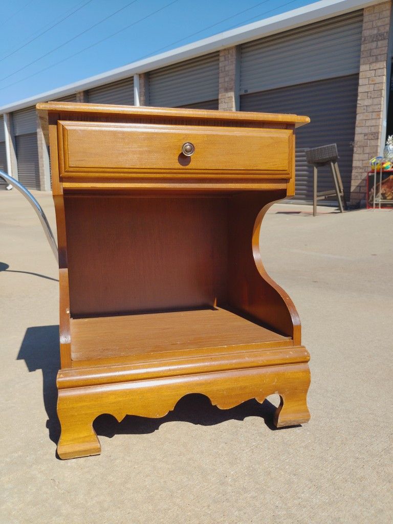 1 Mcm Nightstand