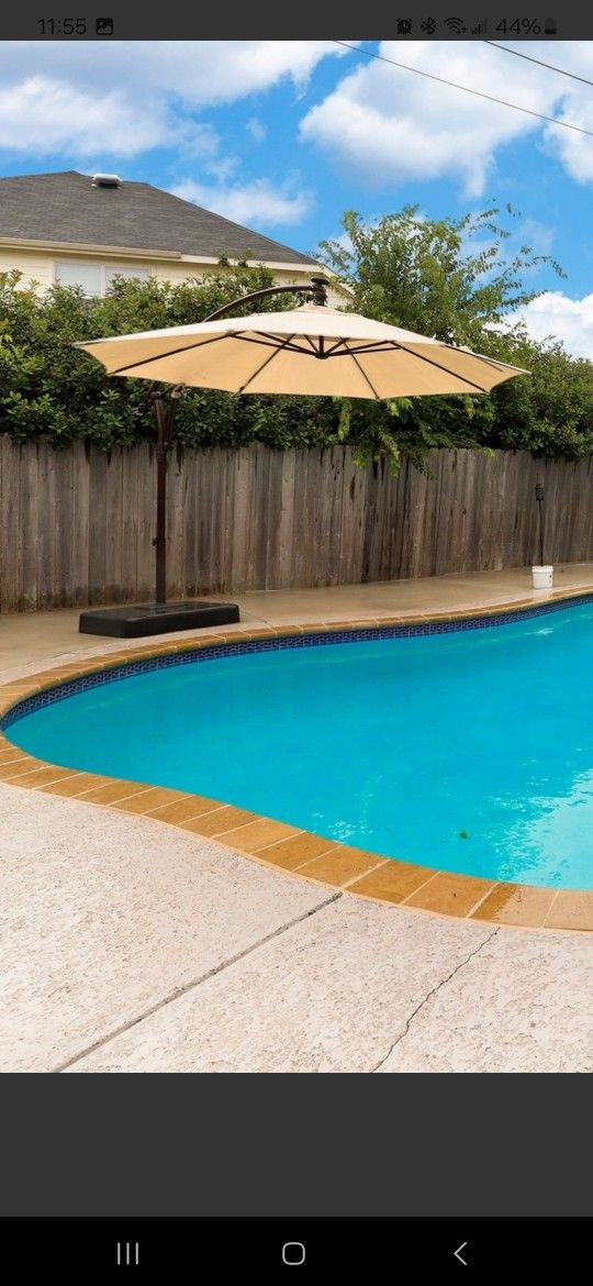 Hampton Bay Cantilever Outdoor Patio Umbrella for Sale in Mansfield, TX