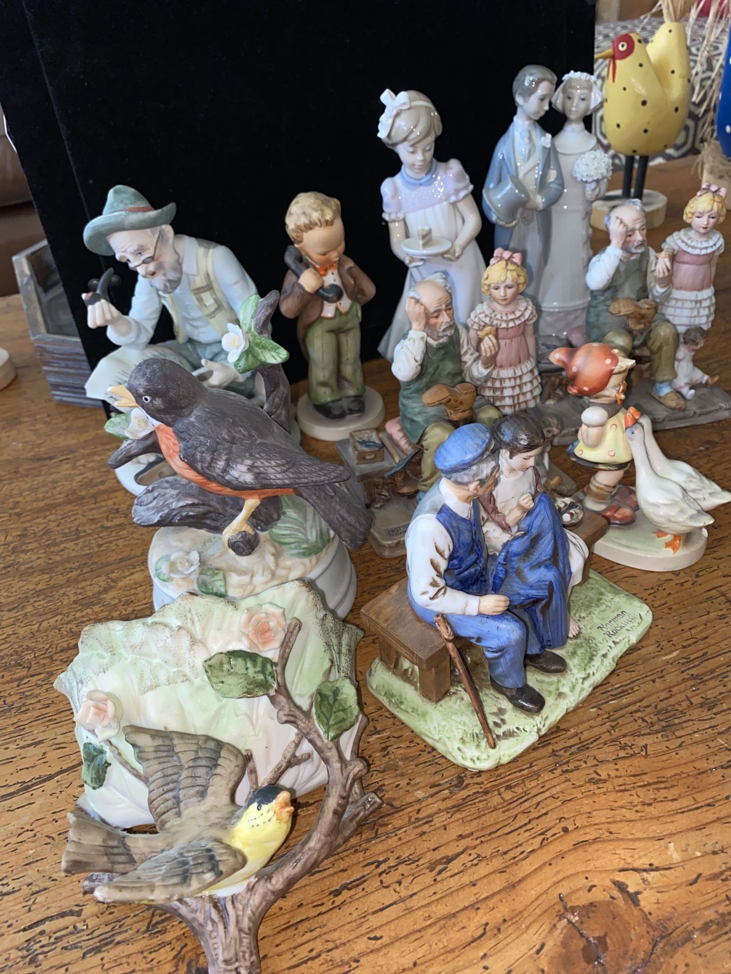 Goebel hummel figurine, Norman Rockwell, Lladro. Mixed Set. Collectors, Ceramic, porcelain rare. Or trade for??