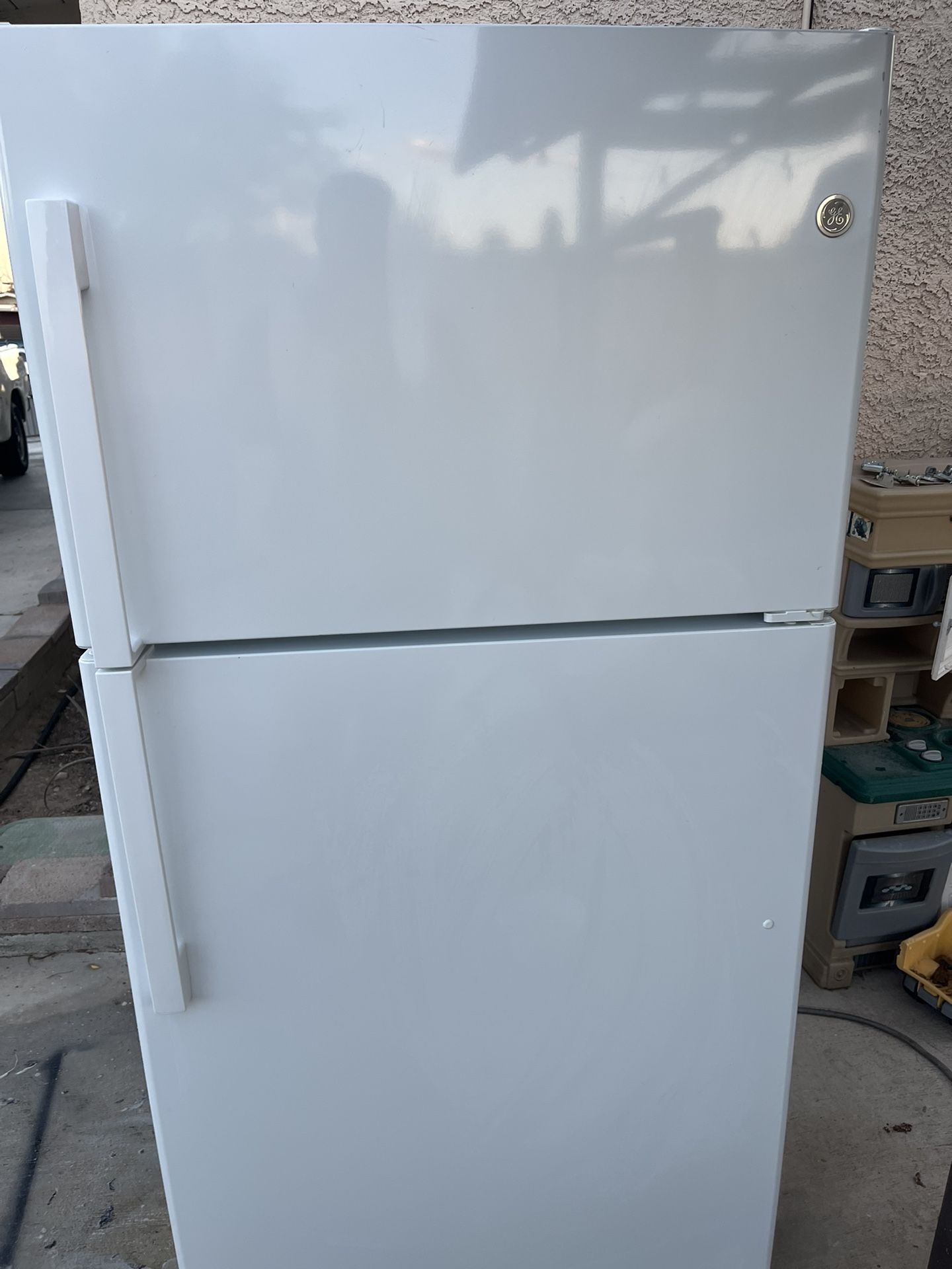 Refrigerator 
