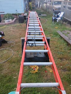 32' Fiberglass Extension Ladder