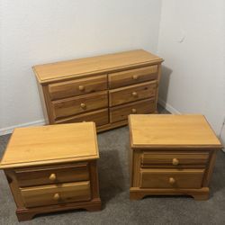 Wood Bedroom Set, Dresser and Nightstands/Bedside Tables