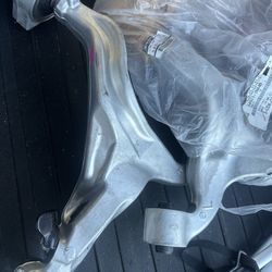 2007 G35 SEDAN CONTROL ARMS LEFT AND RIGHT 