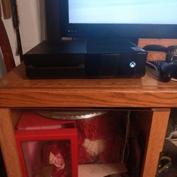 Xbox One With The Controller And Games