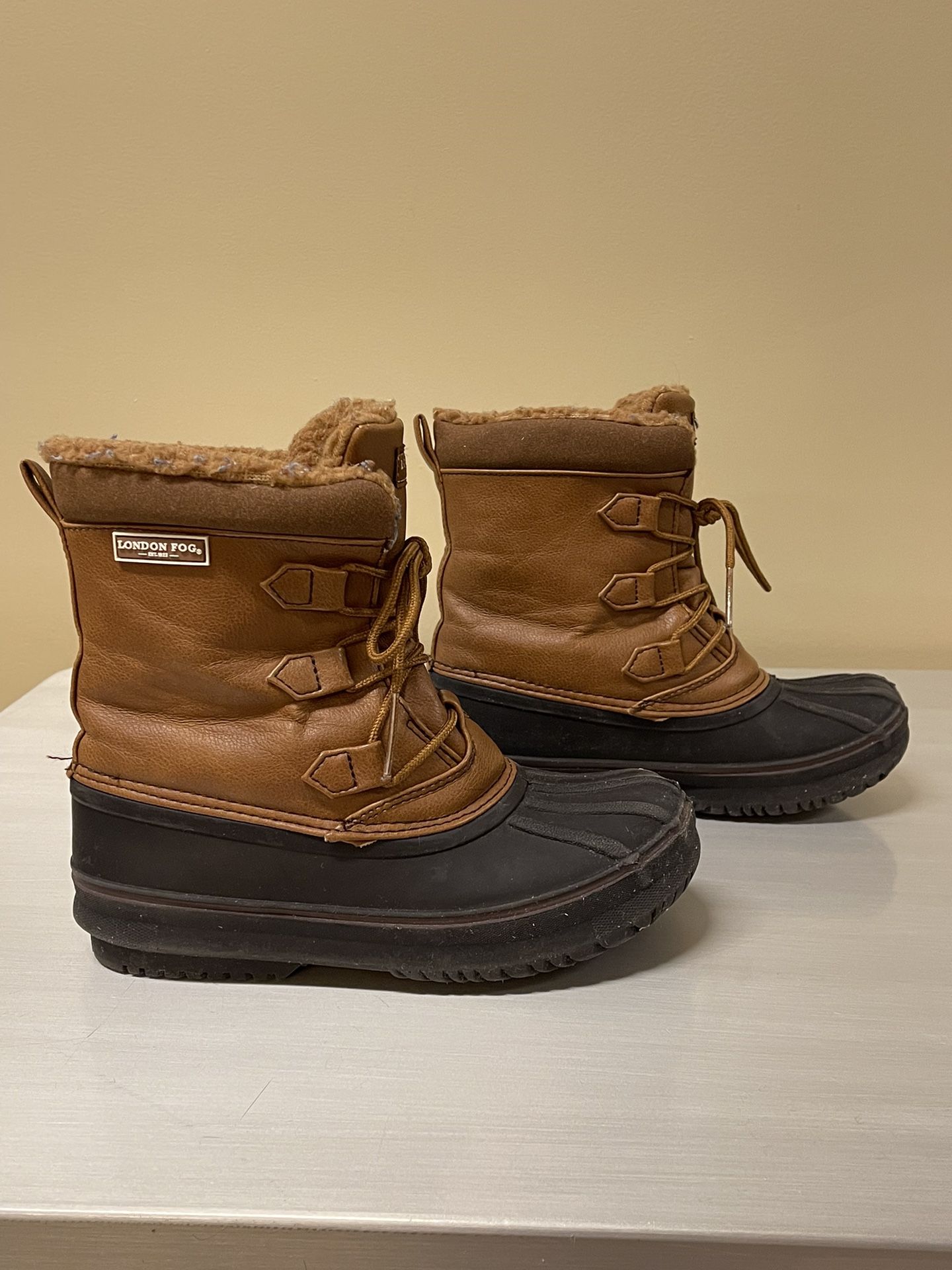 CHILD'S "LONDON FOG" WINTER BOOTS (child's size 3) - posted price is firm.