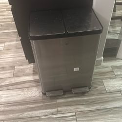 Free Trash Can 