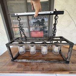 Dining table pendent light