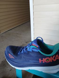 Hoka Tennis