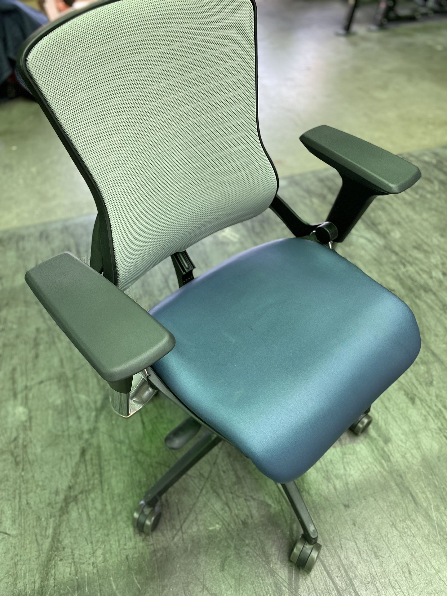 OM5 Office master chairs (3available)