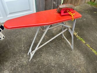 Antique kids ironing board toy with iron in good condition.   $30, cash or Venmo, meet in person. I’m in Vancouver at 98665.