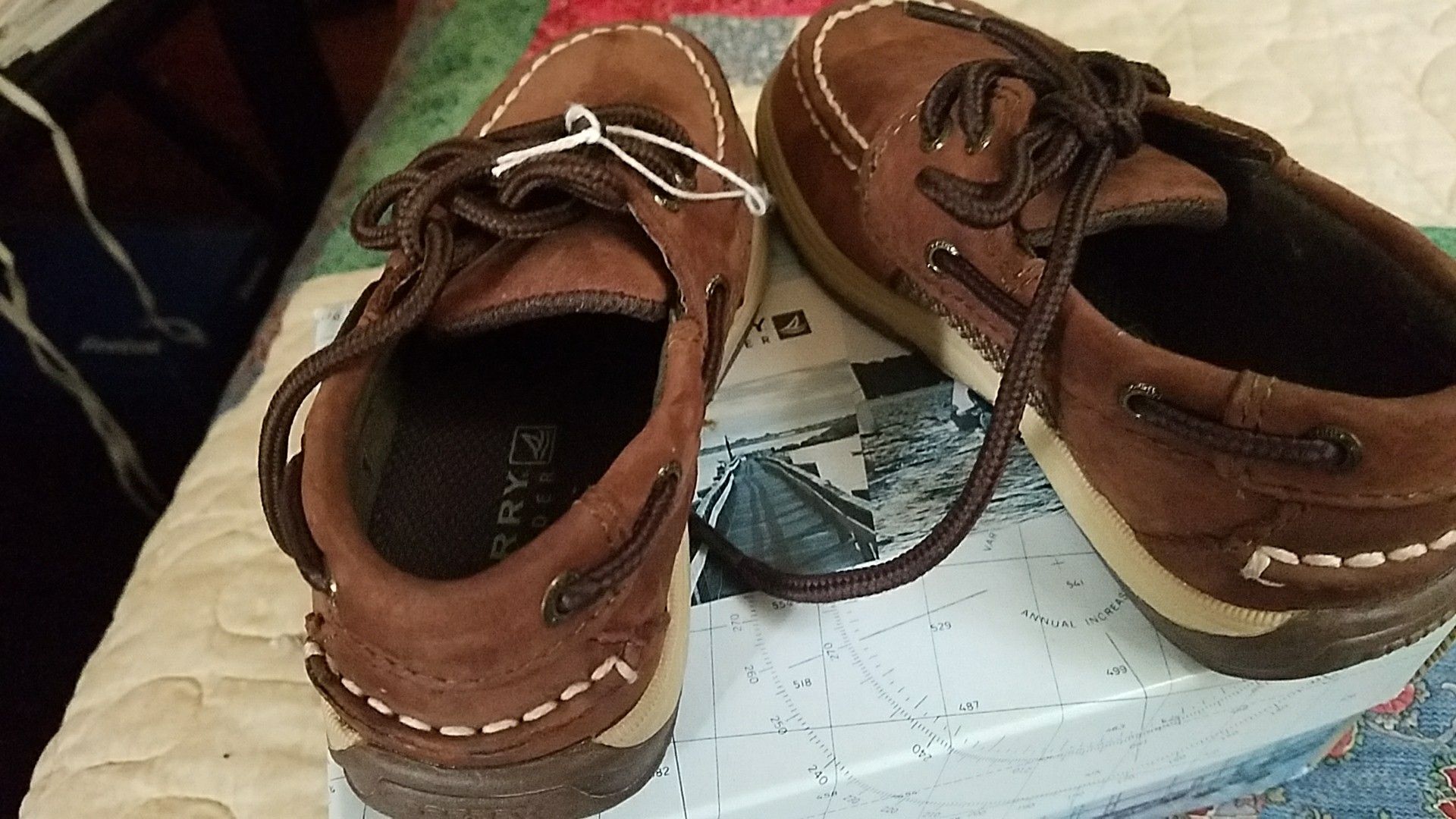 Lil boys sperry size 9.5