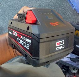 Milwaukee M18 18V Lithium-Ion REDLITHIUM FORGE XC 8.0 Ah Battery Pack