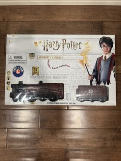 Harry Potter Hogwarts Express 37 Piece Remote Controlled Train Set