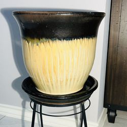 Home Decor - 14” Ceramic Planter/Pot With Stand - MPU 78258