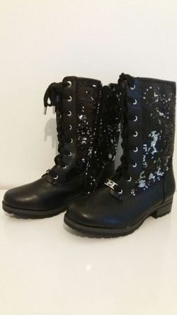 MK BOOTS .NEW SIZE 4