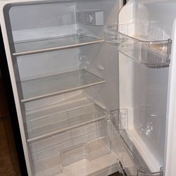 Non working mini fridge