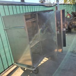 ALUMINUM STORAGE  CART TOOL BOX  USED  🧰   61"W 56"h    ( 3 ) DOOR   🚪    DIP  IN SIDE  22"  No 🔑