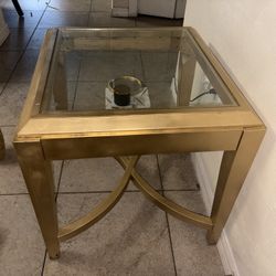 Gold coffee table MOVE OUT DEALS