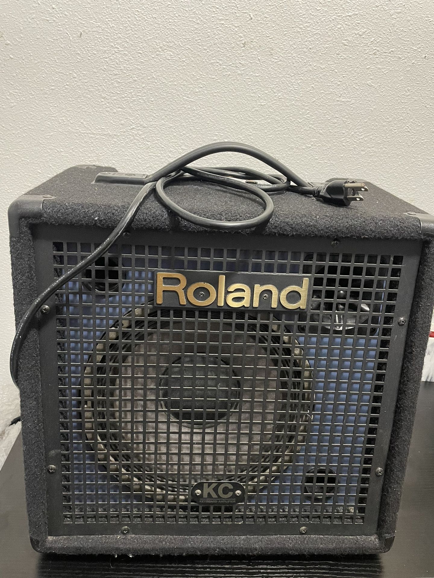 Roland KC-60 3-Channel 40-Watt 1x10" Keyboard Combo