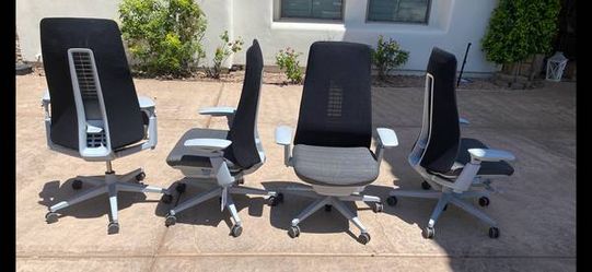 Haworth Fern High End Office Chair - Like New!