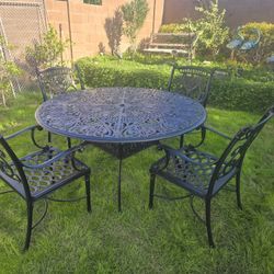 Cast Aluminum Patio Table And Chairs 