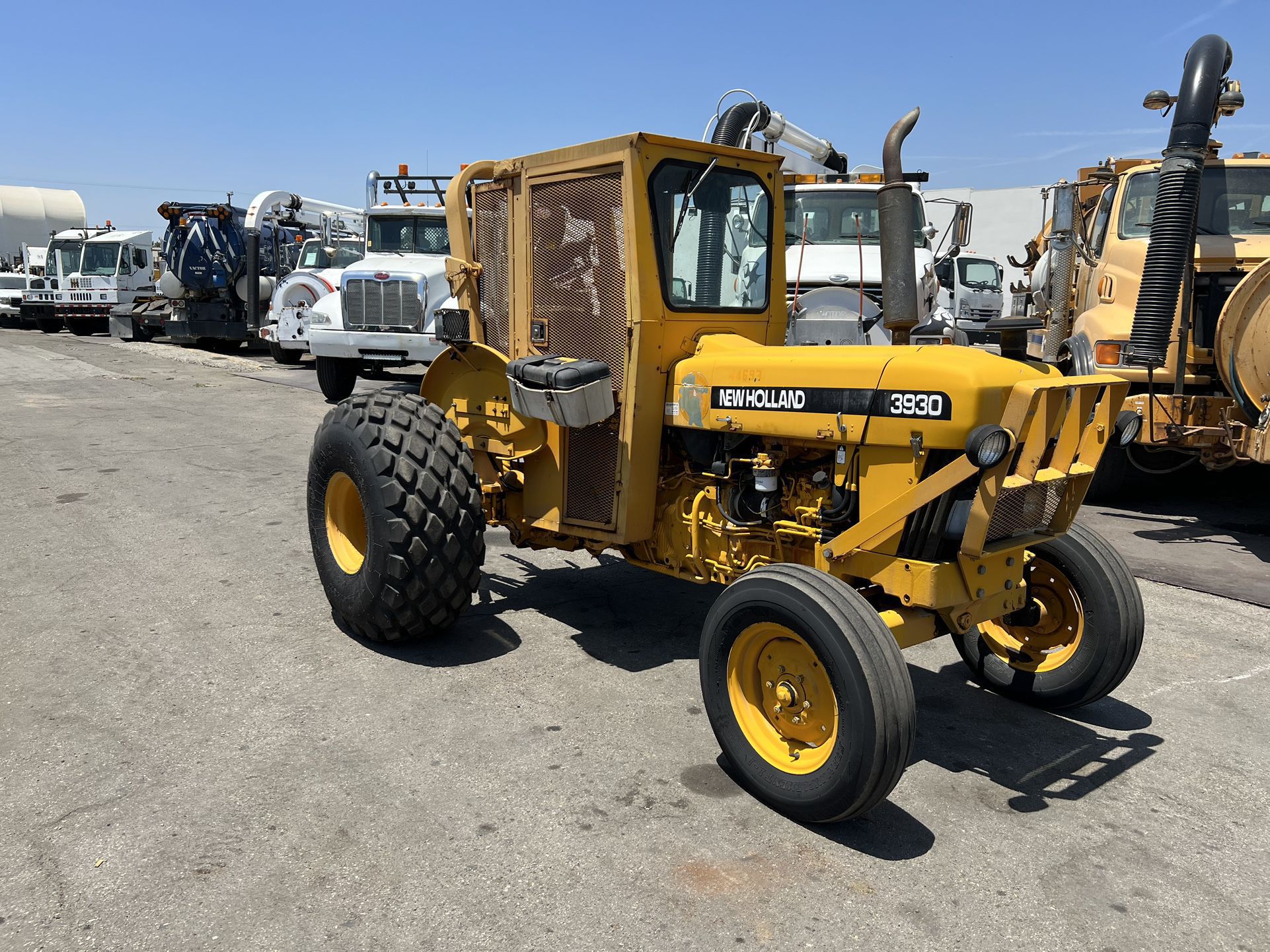 1999  Ford ..New Holland ..3930 Tractor With Flail Mower