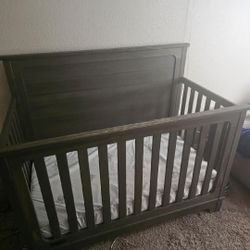 Simmons Convertible Crib