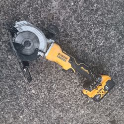 DeWalt DC571 20volt 4&1/4in Circular Skill Saw Vgood Condition With 4.0 Battery(charger not Included) For Pick Up Fremont Seattle. No Low Ball/Trades 