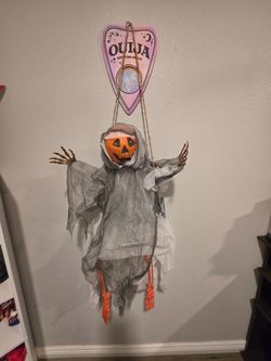 Halloween decorations/ light up eyes