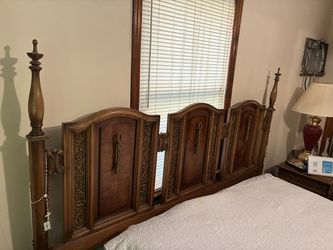 FREE -- Beautiful Solid Wood Bedroom Must Pick Up