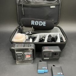 GoPro 8 Black w/ Accessories *4953