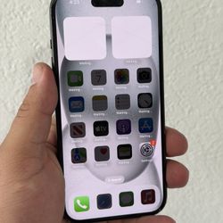 iPhone 15 128gb Black Color Unlocked For All Carrier Minor Cracks Both Sides 