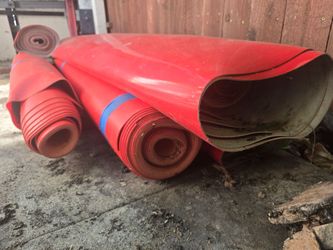 Pretty, red linolium, 7.5 ft wide and x long