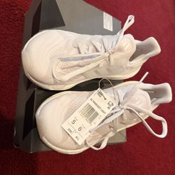Adidas ultra boost Light Size 5M/6W (New In box)