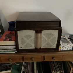 Wood Antique Record Player. Works Nicely & Is Clean Working 1940’s PHILCO  Vintage Record Player