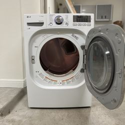 LG TrueSteam Electric Dryer, 7.4 cu ft, Lightly Used, Perfect Condition