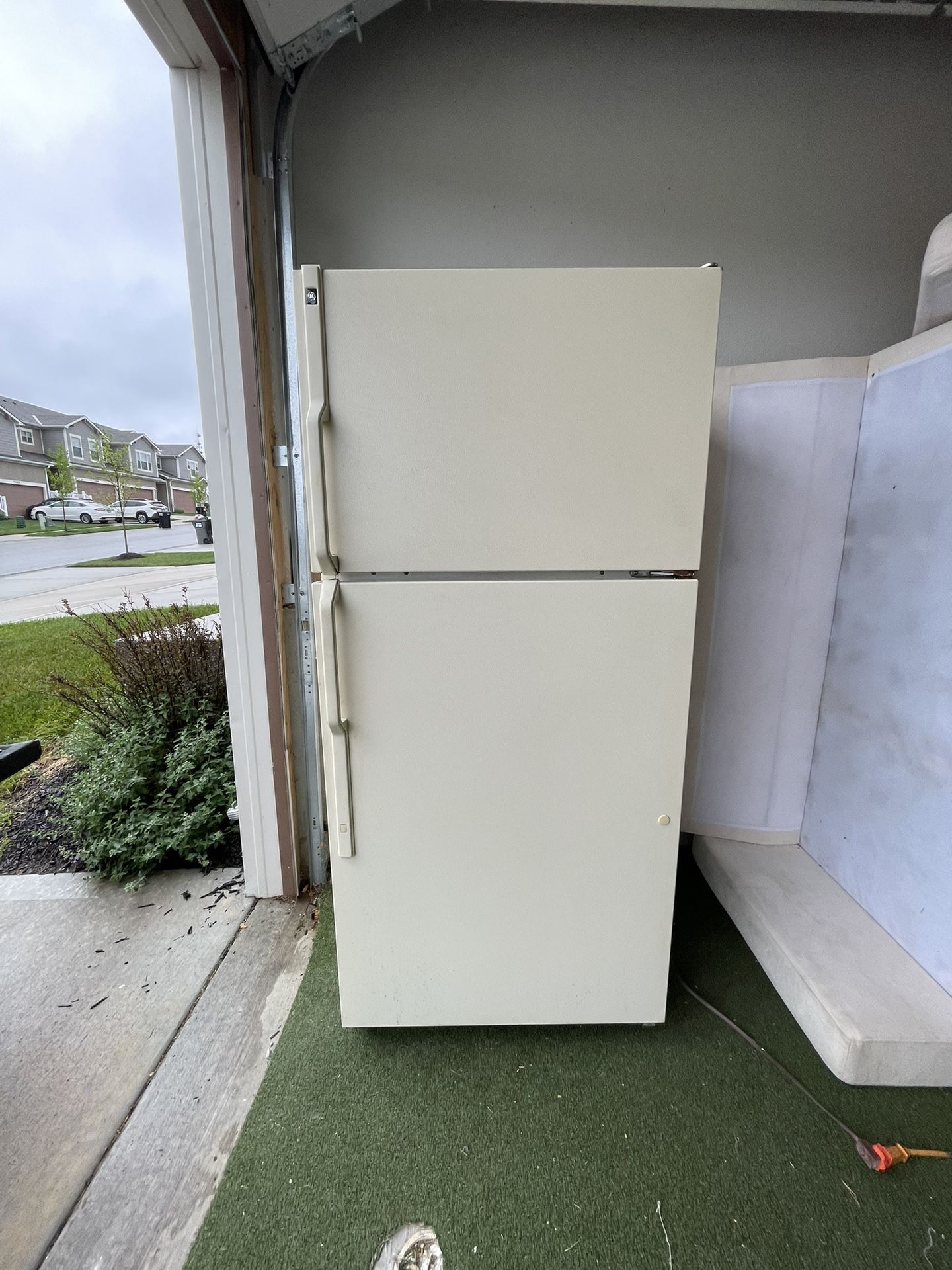 White Top Freezer Refrigerator, Top Freezer Refrigerator