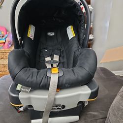 Chicco KeyFit Carseat, Base, and Stroller Caddy