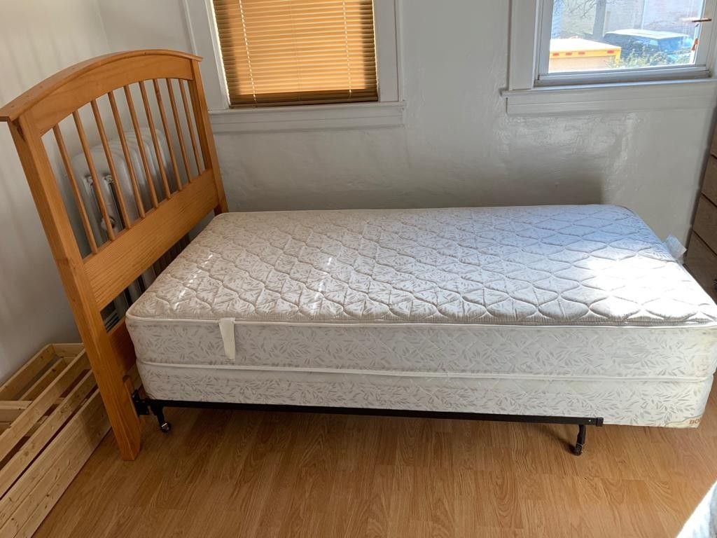 Twin Mattress with Box Spring Great Condition $80