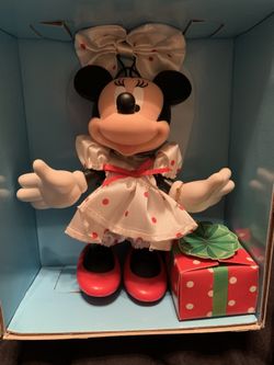 Vintage Dressing pretty Minnie original box