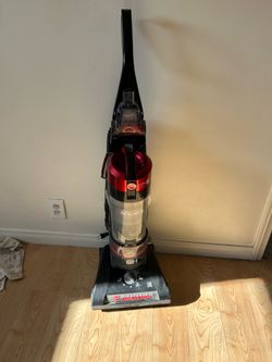 Hoover WindTunnel Vacuum – Works Great