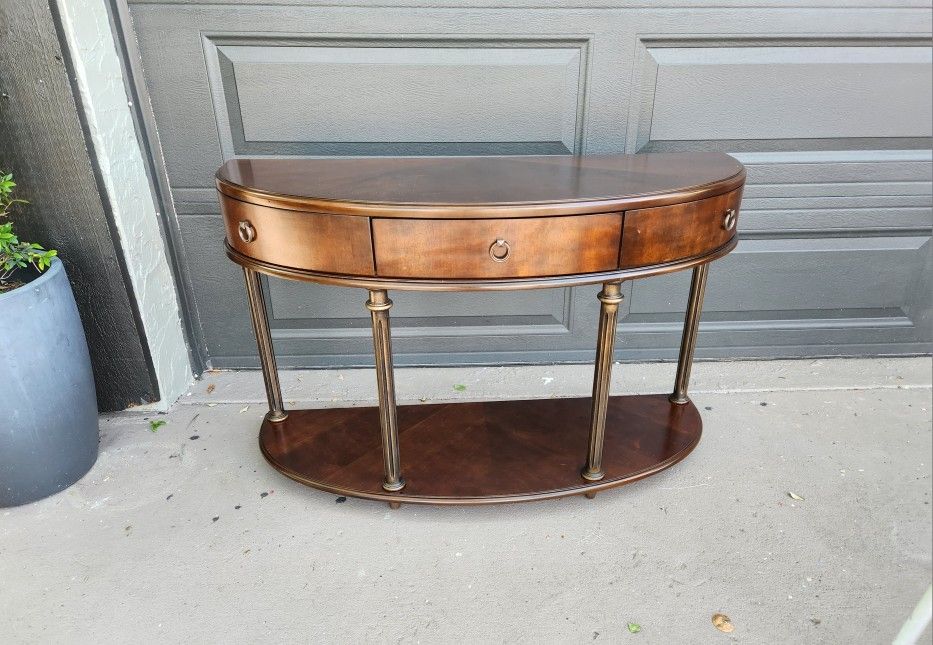 Solid Wood colonial style console table in excellent condition read description for details 