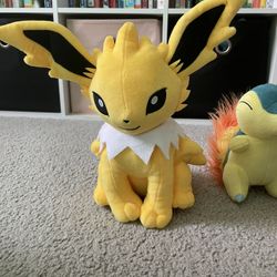 Pokemon Jolteon Plushie 