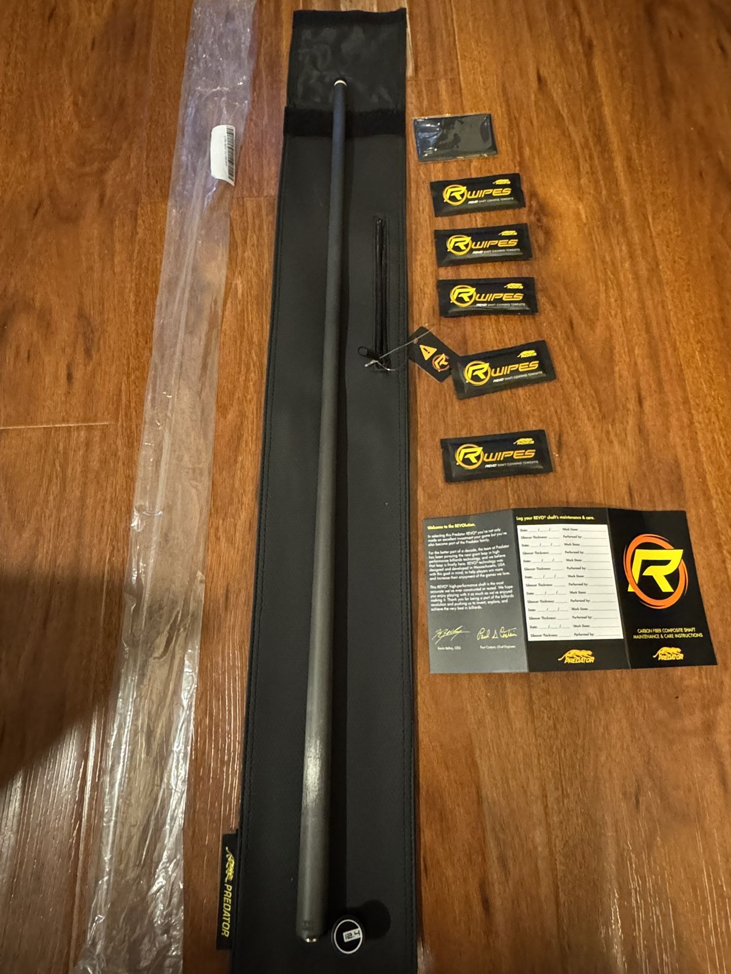 Predator Revo Carbon Shaft 12.4mm Uniloc Brand New