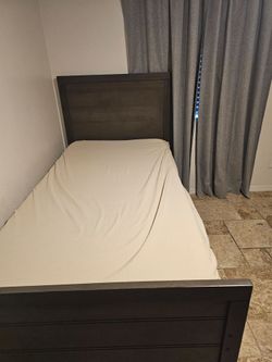 Twin size Trundle kids bed with 5 drawer dresser
