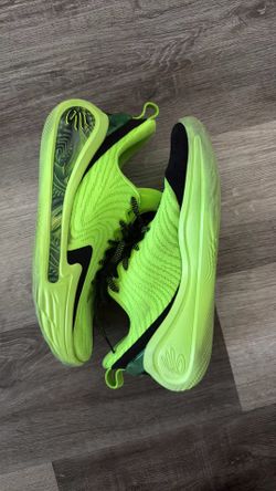 Curry 12 “extraterrestrial” size 10 men’s