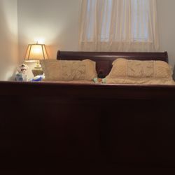 Queen Bedroom Furniture 